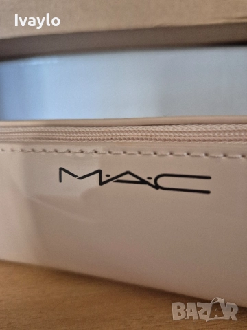 MAC COSMETICS несесер за грим 