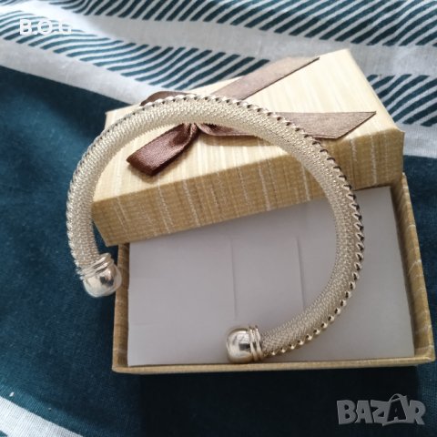 Нова, сребърна гривна с подарък луксозна подаръчна кутия.я