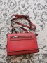 Червена дамска чанта от еко кожа, снимка 1 - Чанти - 38307913