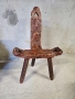 Трикрако столче с дърворезба, снимка 3