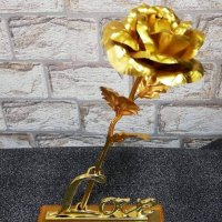 златна роза , снимка 1 - Романтични подаръци - 43708355