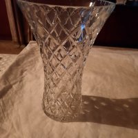 Продавам кристална ваза, снимка 1 - Вази - 39782911