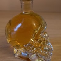 Стъклена бутилка череп, снимка 2 - Декорация за дома - 33432239
