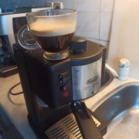 Кафемашина Делонги Тревизо с ръкохватка с крема диск, декалцирана, работи перфектно, снимка 3 - Кафемашини - 40068945