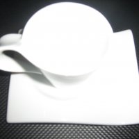 оригинален сервиз за кафе-бял, снимка 1 - Сервизи - 39375309