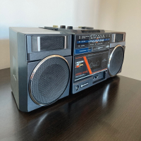 HITACHI TRK-930E  VINTAGE RETRO CD BOOMBOX Ghetto Blaster радио касетофон, снимка 6 - Радиокасетофони, транзистори - 44911660