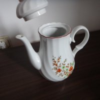 Български порцеланов чайник и латиера, снимка 9 - Сервизи - 33299668