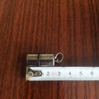Колекционерска мини запалка за ключодържател , снимка 1 - Колекции - 44048133