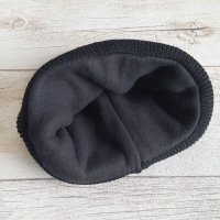 2560 Топла черна плетена зимна шапка с щампа, унисекс, снимка 4 - Шапки - 35060043