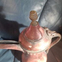Меден арабски или османски ибрик с масивна месингова дръжка и топ, снимка 4 - Антикварни и старинни предмети - 43937293