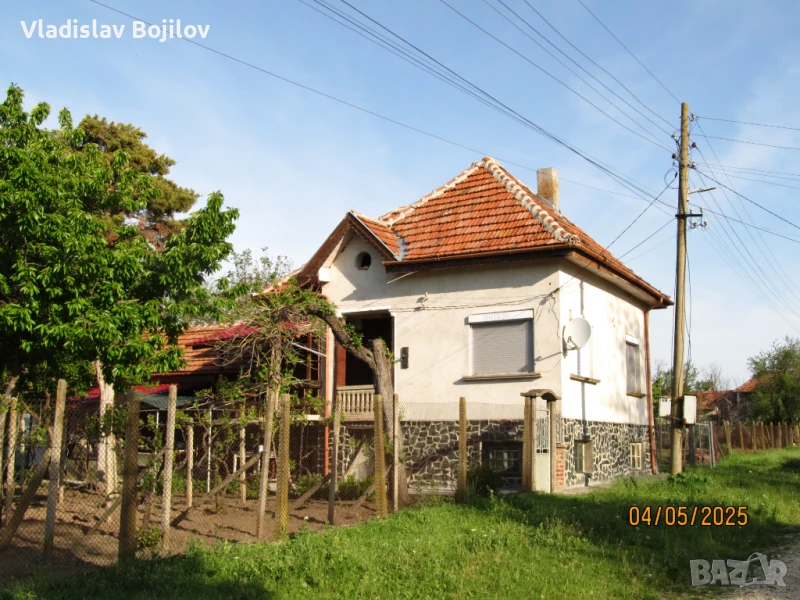 Продавам обитаем селски имот , снимка 1