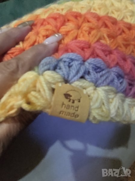 Ръчно изработено на една кука детско одеяло във свежи цветове., снимка 1