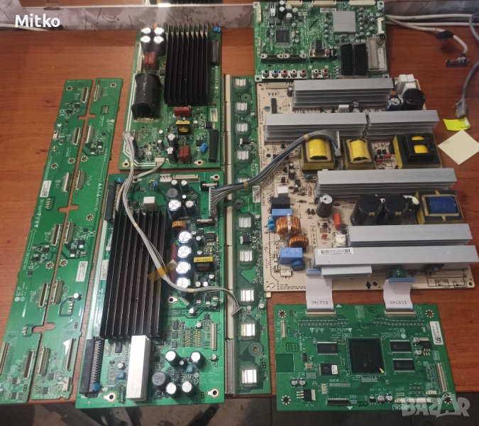 Продавам платки от телевизори със счупени матрици, снимка 1