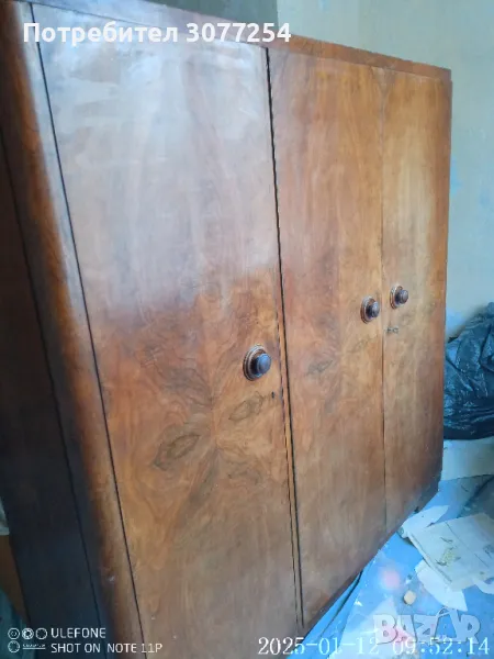 Орехов гардероб, спалня и две нощни шкафчета, снимка 1