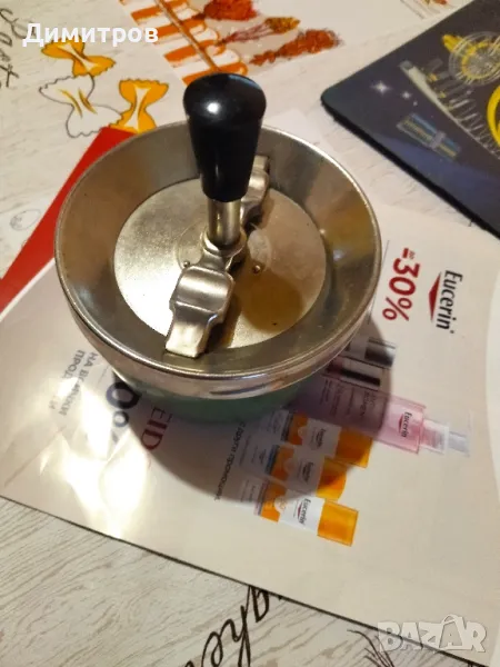 Пепелник, снимка 1