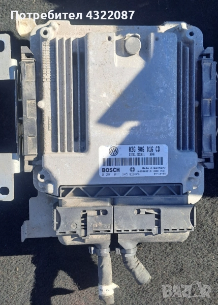 ECU Компютър двигател VW Touran 1.9 TDI 03G 906 016 CD / 0 281 011 945, снимка 1
