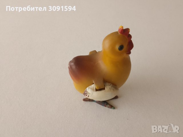 Стара играчка кокошка снася яйца като се натисне от бакелит , снимка 3 - Антикварни и старинни предмети - 43958421