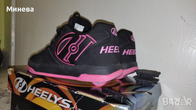 Обувки маратонки с колелца HEELYS , снимка 3 - Детски маратонки - 43734843