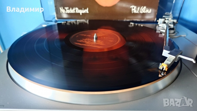 Продавам грамофон Philips F7130