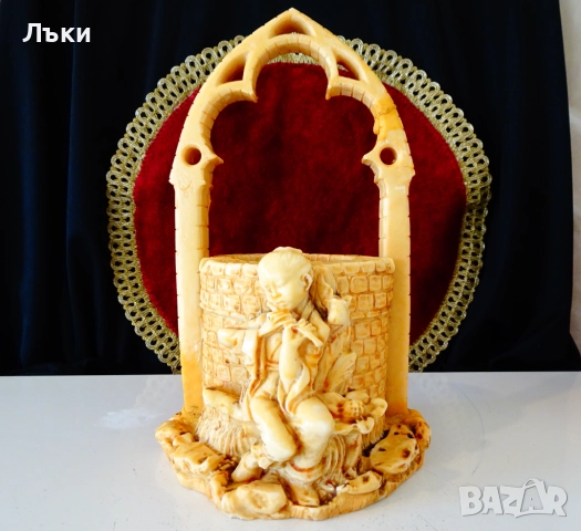 Пепелник,статуетка Кладенец на желанията,момче,флейта,подпис. 