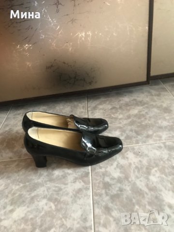 Продавам елегантни италиански обувки от естествена кожа - лак , снимка 3 - Дамски боти - 35242171