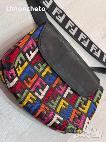 Дамска чанта, снимка 4 - Чанти - 48410177