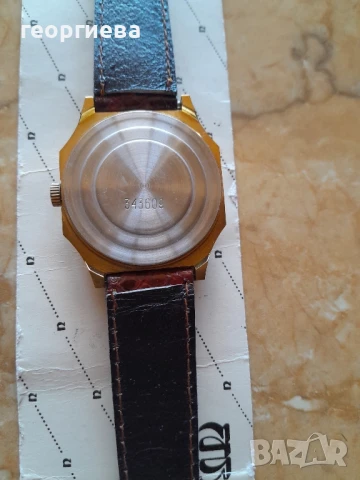 рядък руски механичен часовник в чест на 500 г откриването на Америка,лимитирана малка серия, снимка 3 - Антикварни и старинни предмети - 50768719