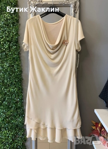 Елегантна рокля с красива брошка, снимка 1