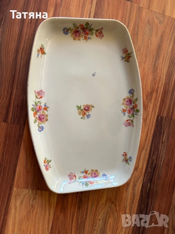 Порцеланова чиния за сервиране