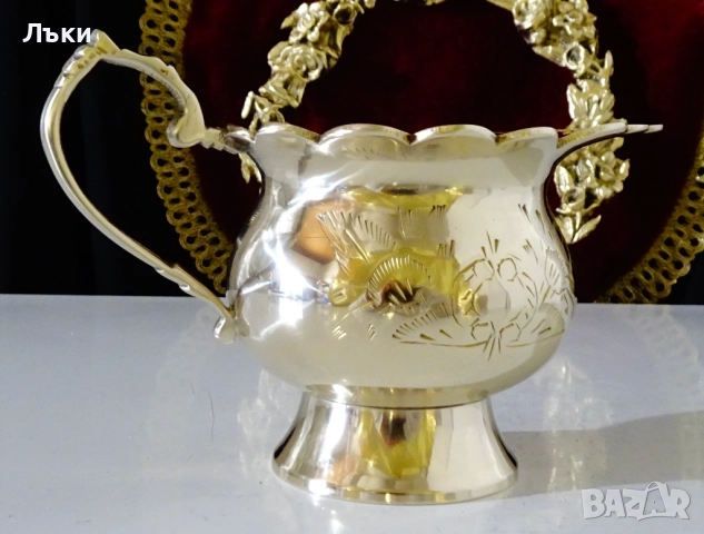 Викторианска бронзова кана,каничка,гравирана. , снимка 7 - Антикварни и старинни предмети - 52417332