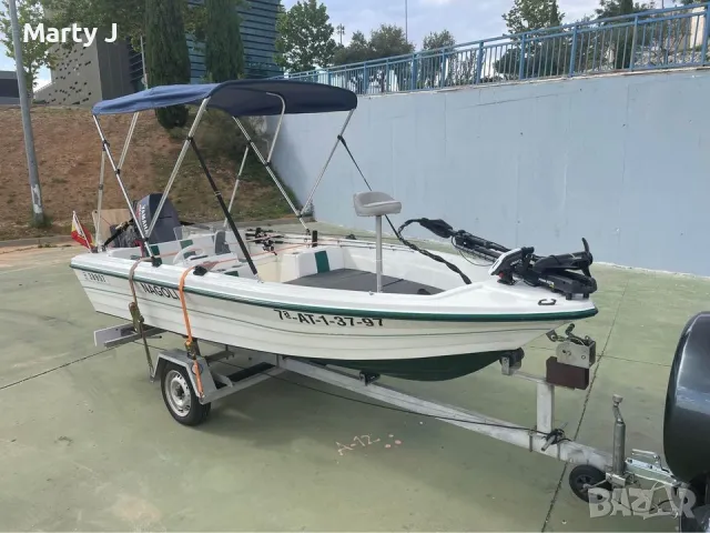 Моторна лодка, снимка 2 - Въдици - 49275469