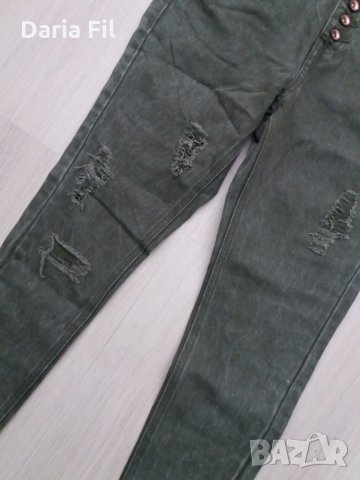 Дънки с накъсан ефект и леко увиснало дъно в милитъри зелен и в розов цвят, снимка 3 - Дънки - 28605692