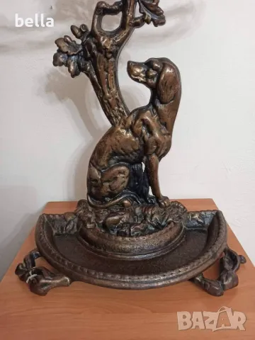 Викторианска чугунена стойка за чадъри с патинирано бронзово покритие, под формата на хрътка , снимка 3 - Антикварни и старинни предмети - 50385965