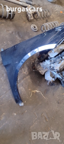 Калник десен Mercedes B180 W245 - 80лв, снимка 2 - Части - 51648929