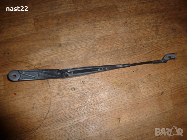 Рамо дясна  чистачка Фолксваген Голф 5-6/1Q1 955 410