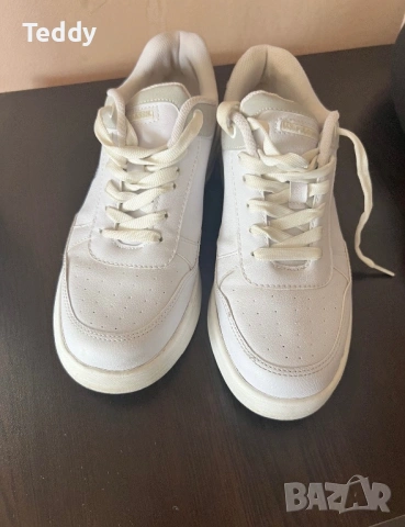 Продавам бели маратонки,без забележки, снимка 2 - Маратонки - 53015474