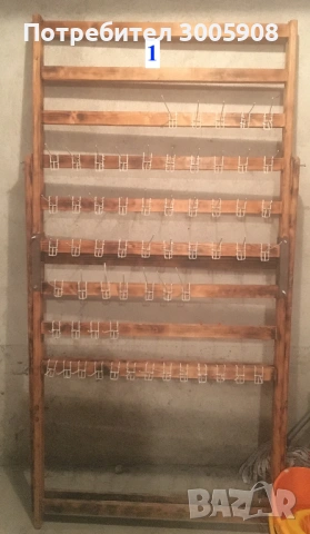 Стелажи за гривни, инструменти, Великденски украси, калъфи на гсм-и, мартеници и други аксесоари 