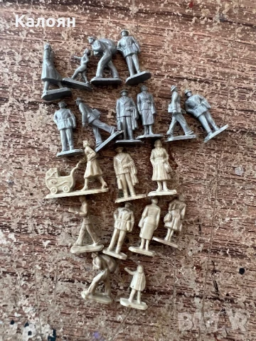 Миниатюрни човешки фигурки лот