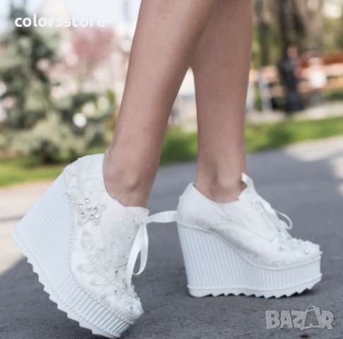 Обувки на платформа - бели - 710-05, снимка 1 - Дамски елегантни обувки - 33326907