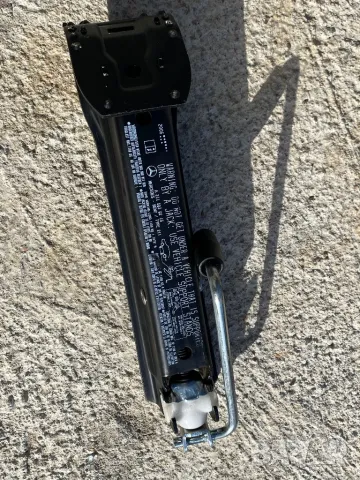 оригинален крик за мерцедес е класа W211 E CLASS 