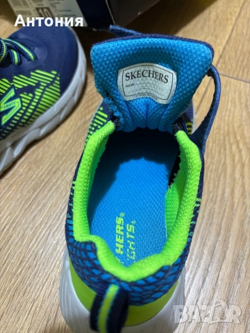 Детски маратонки Skechers lights, снимка 5 - Детски маратонки - 52442543