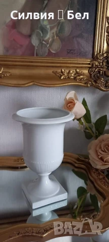Ваза на крак бял класицизъм Фюрстенберг 1950, снимка 10 - Вази - 51120917