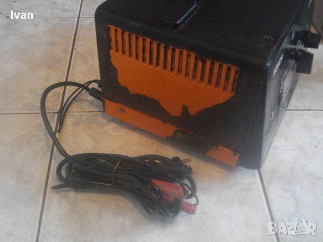 12V-24V Волта-Немско Авто Оригинално Зарядно За Акумулатори-BOSCH L2412-Отлично-12 Ампера-Старо Каче, снимка 12 - Други инструменти - 43716208