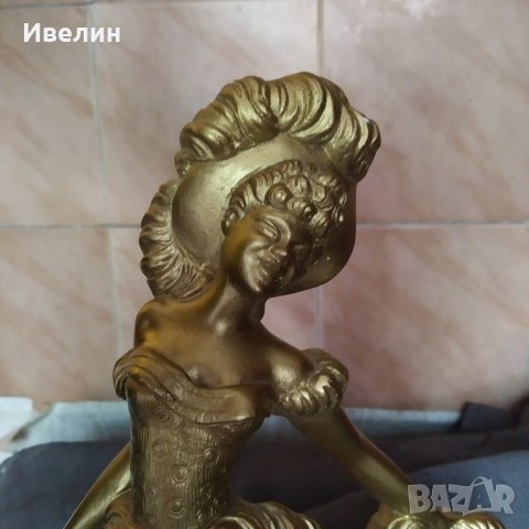 статуетка-викториянска дама , снимка 2 - Антикварни и старинни предмети - 32884384