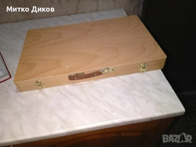 Кутия с четки моливи пастели и други за рисуване маркови на Артина, снимка 2 - Ученически пособия, канцеларски материали - 50517635