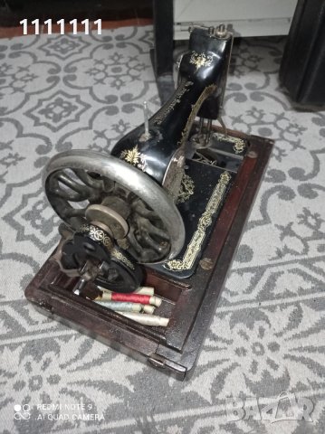 Ръчна шевна машина Сингер, снимка 3 - Антикварни и старинни предмети - 43647527