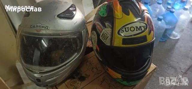 каска за мотор caberg + още една  подарък
