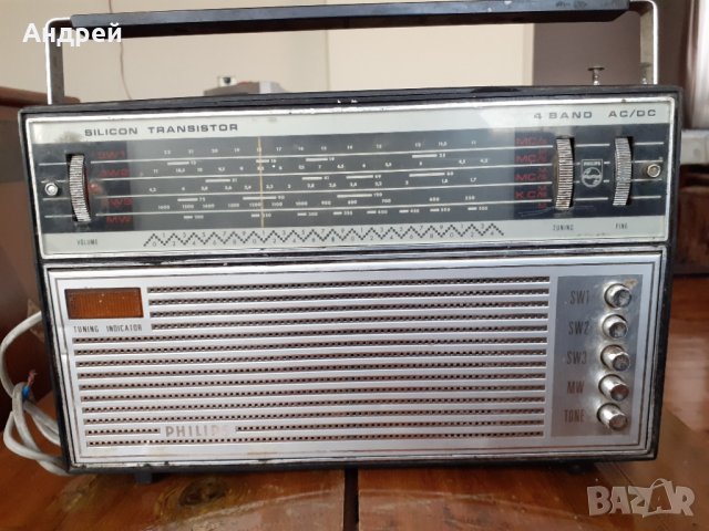 Радио,Радиоприемник  PHILIPS 22 RL 420, снимка 2 - Други ценни предмети - 27924447
