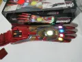Avengers Marvel Legends Series Iron Man Nano Gauntlet Артикулиран електронен юмрук със светлини, снимка 14