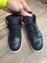 Оригинални детски кецове Air Jordan 1 Retro Mid! 29,5 н, снимка 5